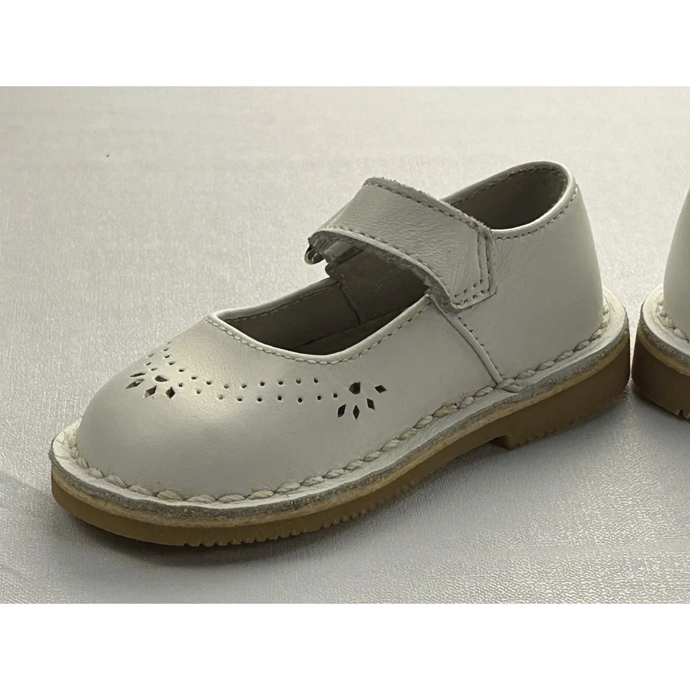 L'Amour Girls Size 5 White Leather Mary Jane Shoes Perforated Floral Dress